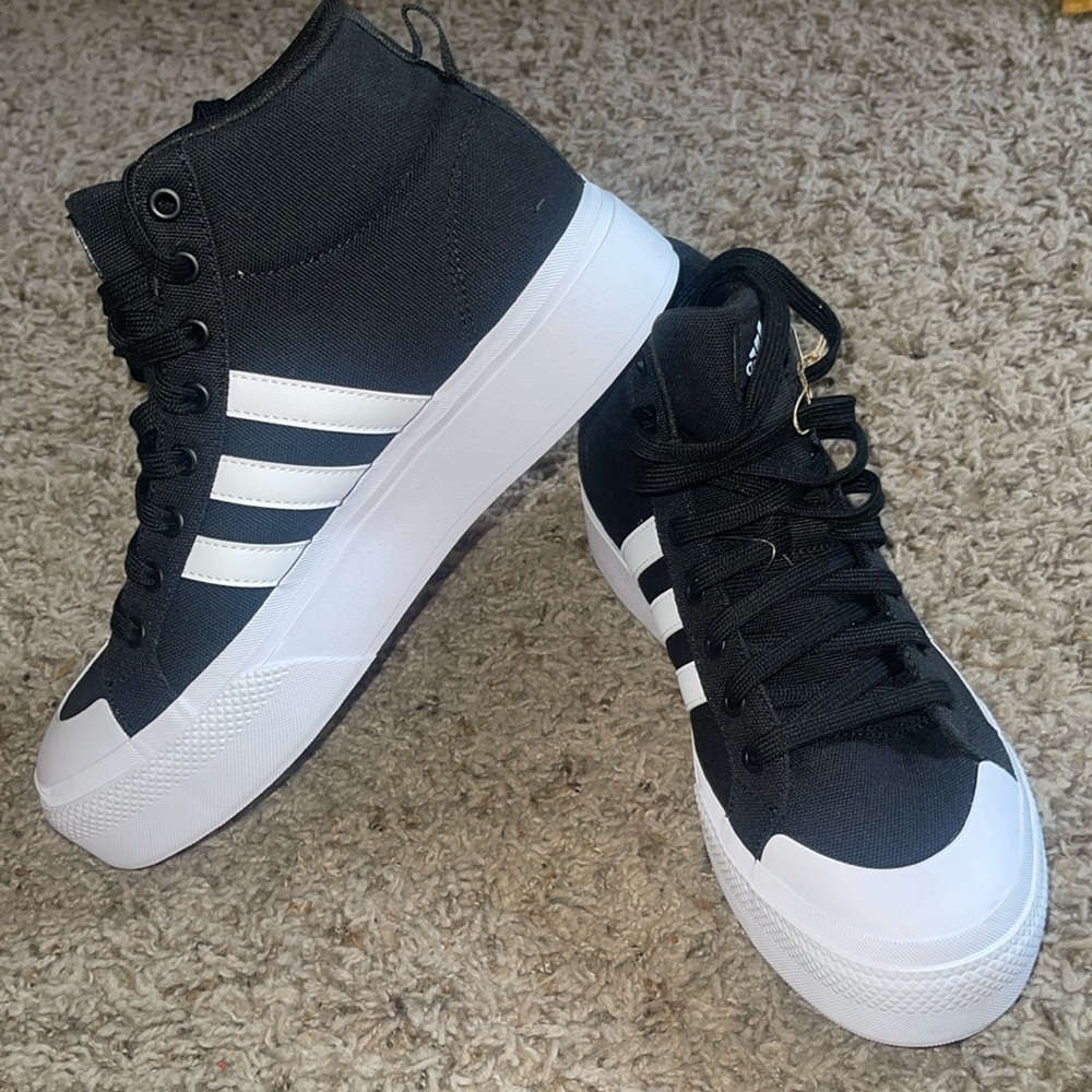 NWT Adidas BRAVADA 2.0 mid platform size 9